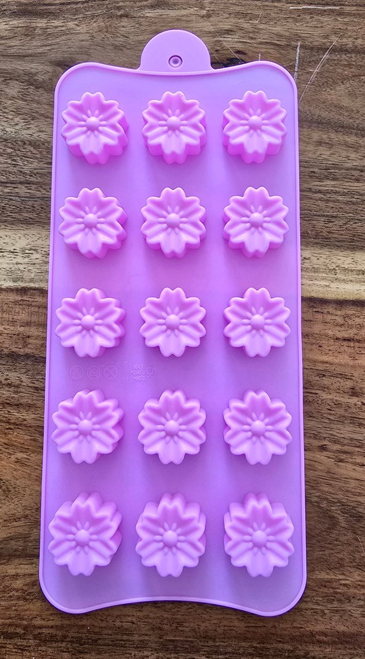 Teglie da forno: Seifen-Pralinen Silikonform/Mold/Blumen/Flowers – Nuovo e nell'imballaggio originale da Zürich venduto da amysmith
