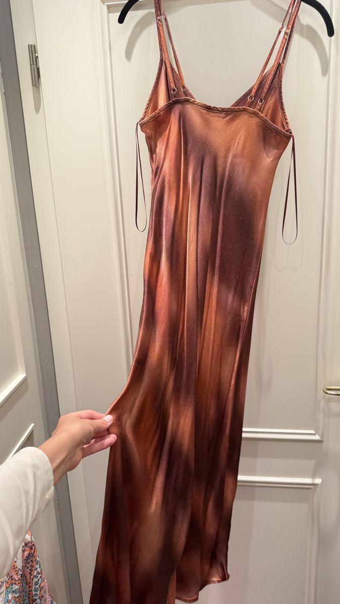 Zara Robes: Robe satinée S – D'occasion à geneve par gro_7mmx 2