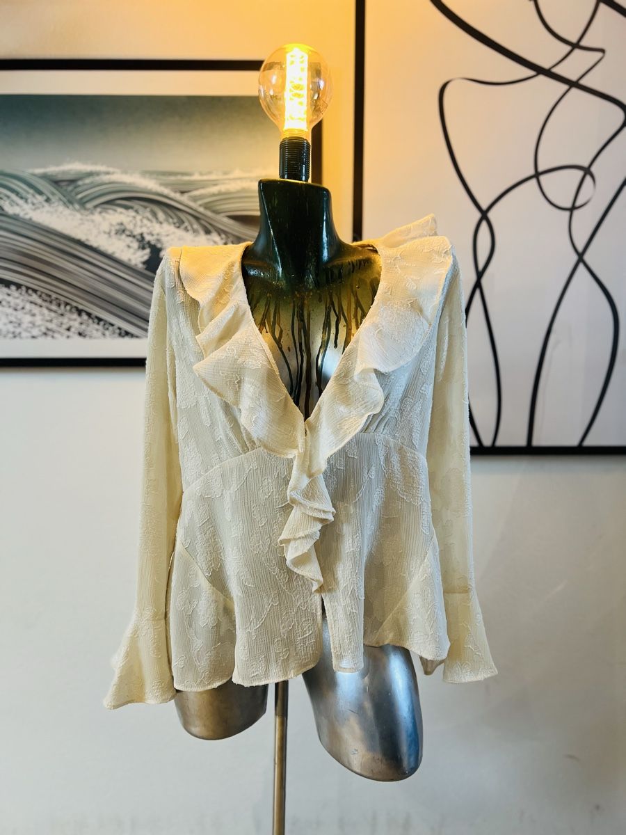 Zara Camicette: Zara Bluse, Gr M, Crèmefarben, Rüschen/Volants – Usato da Murten venduto da Rebelle_en_Style