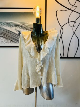 Zara Bluse, Gr M, Crèmefarben, Rüschen/Volants