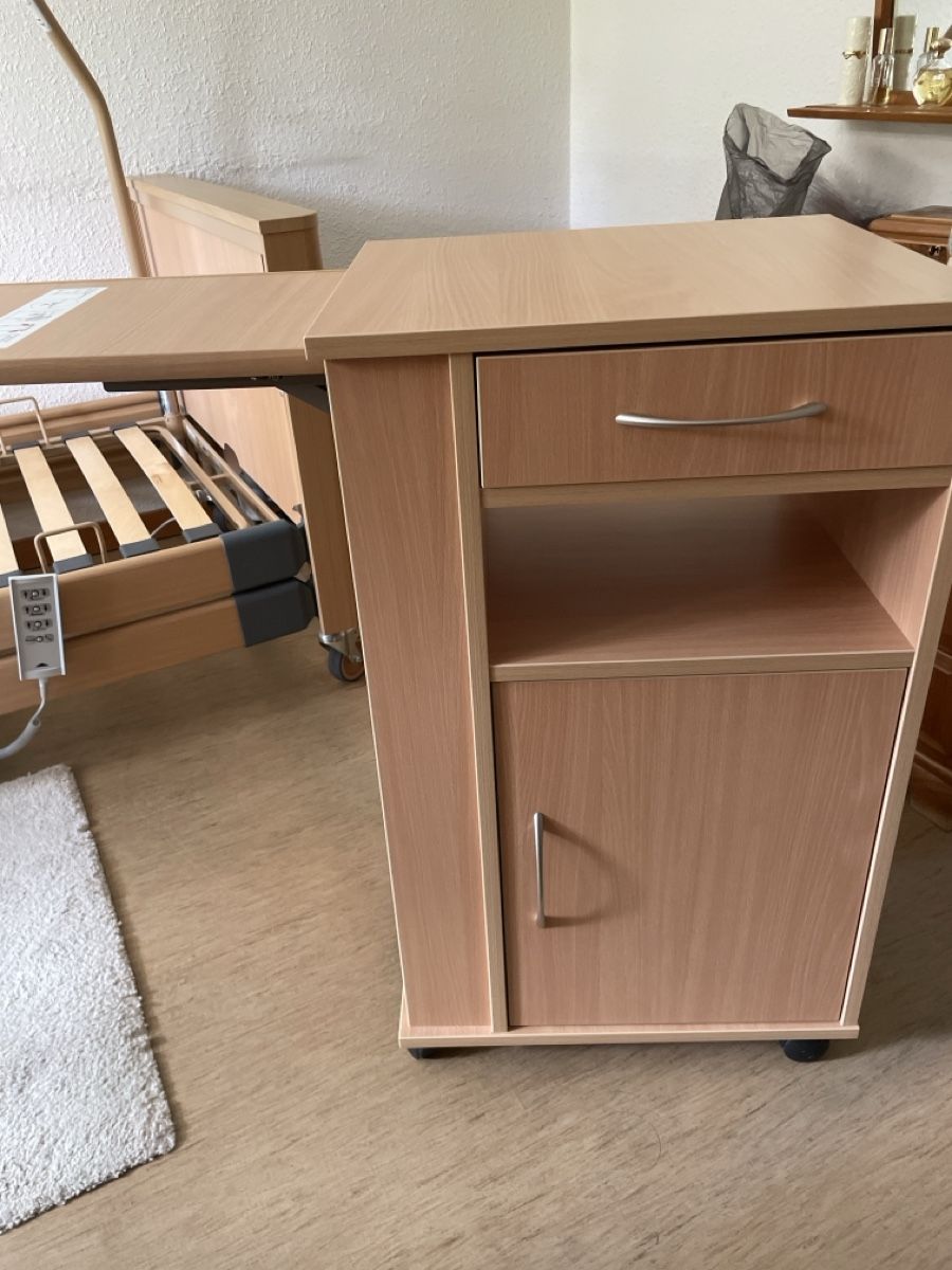 Tavoli: Pflegetisch mit Schublade und Klapptisch hellbraun – Usato da Urdorf venduto da Msakul