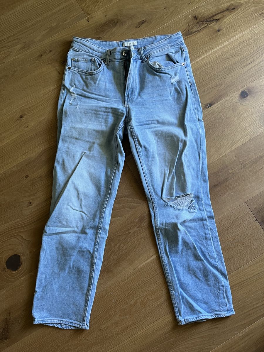 H&M Jeans: H&M Light Wash Jeans – Usato da Dietlikon venduto da ell_p7fn