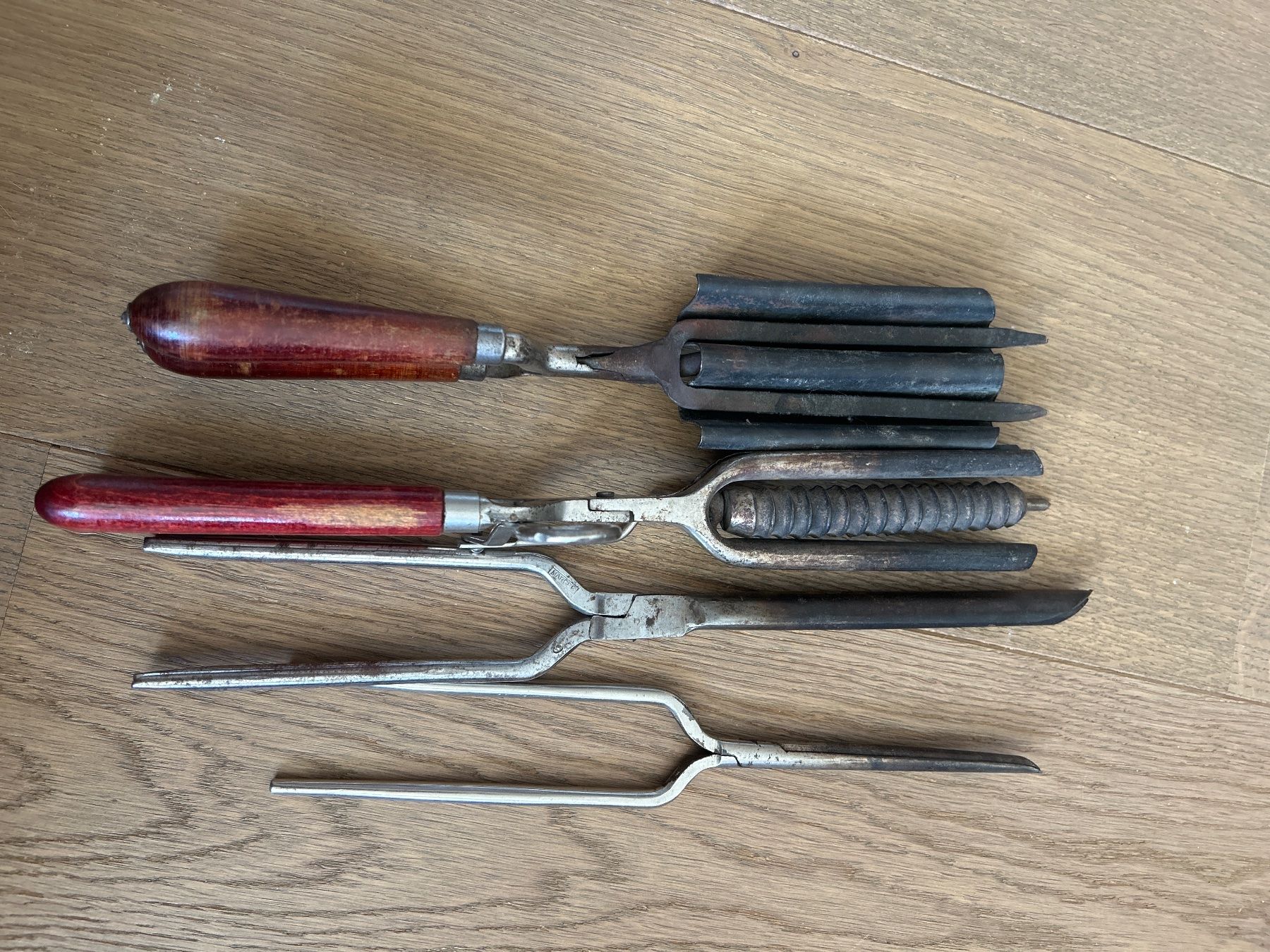 Piastre & Arricciacapelli: Ondulierschere, Lockenstab Lockenwickler antik Marcel Top 4 – Usato da Rorschach venduto da schastje 7