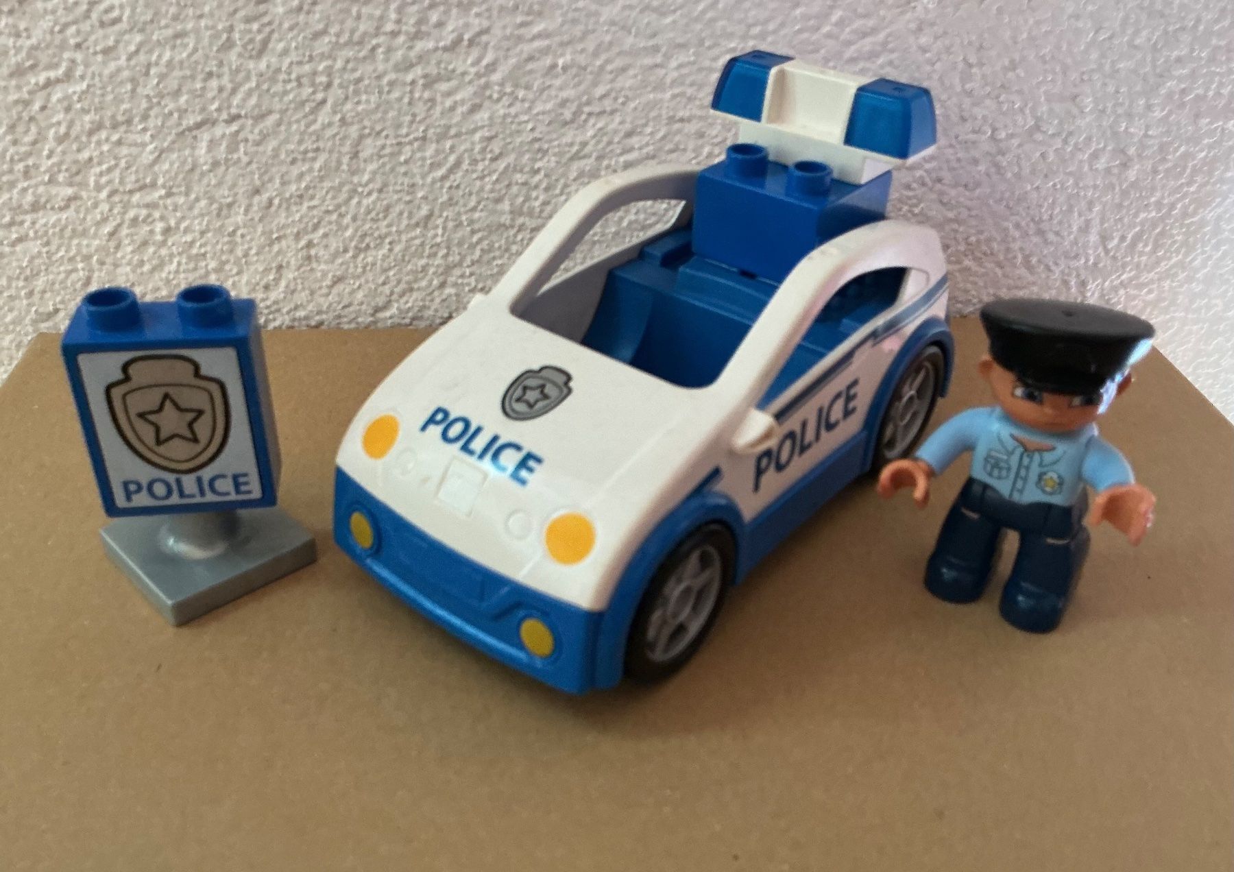 Lego Giocattoli: Duplo Polizeiauto mit Polizist / 6 Teile – Usato da Stettlen venduto da togram4