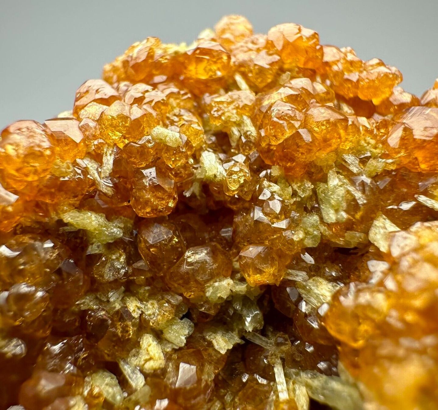 Minerali & Pietre curative: Hessonite , Zermatt-Saas Fee region, Valais – Usato da Figino venduto da minshop 2