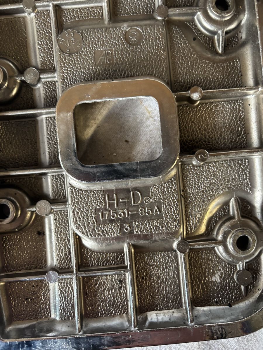 Harley-Davidson Tutti i ricambio per moto: Harley Davidson Rocker Box Deckel 17531-85A – Usato da Schötz venduto da Harley35 4