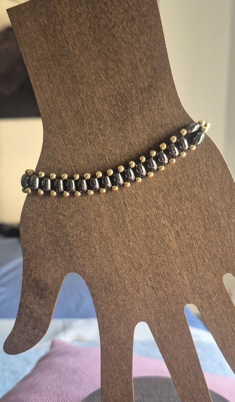 Bracciali & Braccialetti: Bracciale ematite perle dorate artigianale – Nuovo (secondo la descrizione) da Giubiasco venduto da Stefaniav