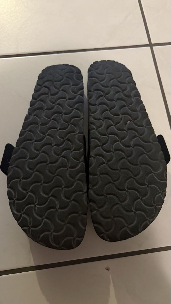 Birkenstock Scarpe da donna: Birkenstock schwarz lack/ gold 40 – Usato da Bern venduto da best.secondhand 1