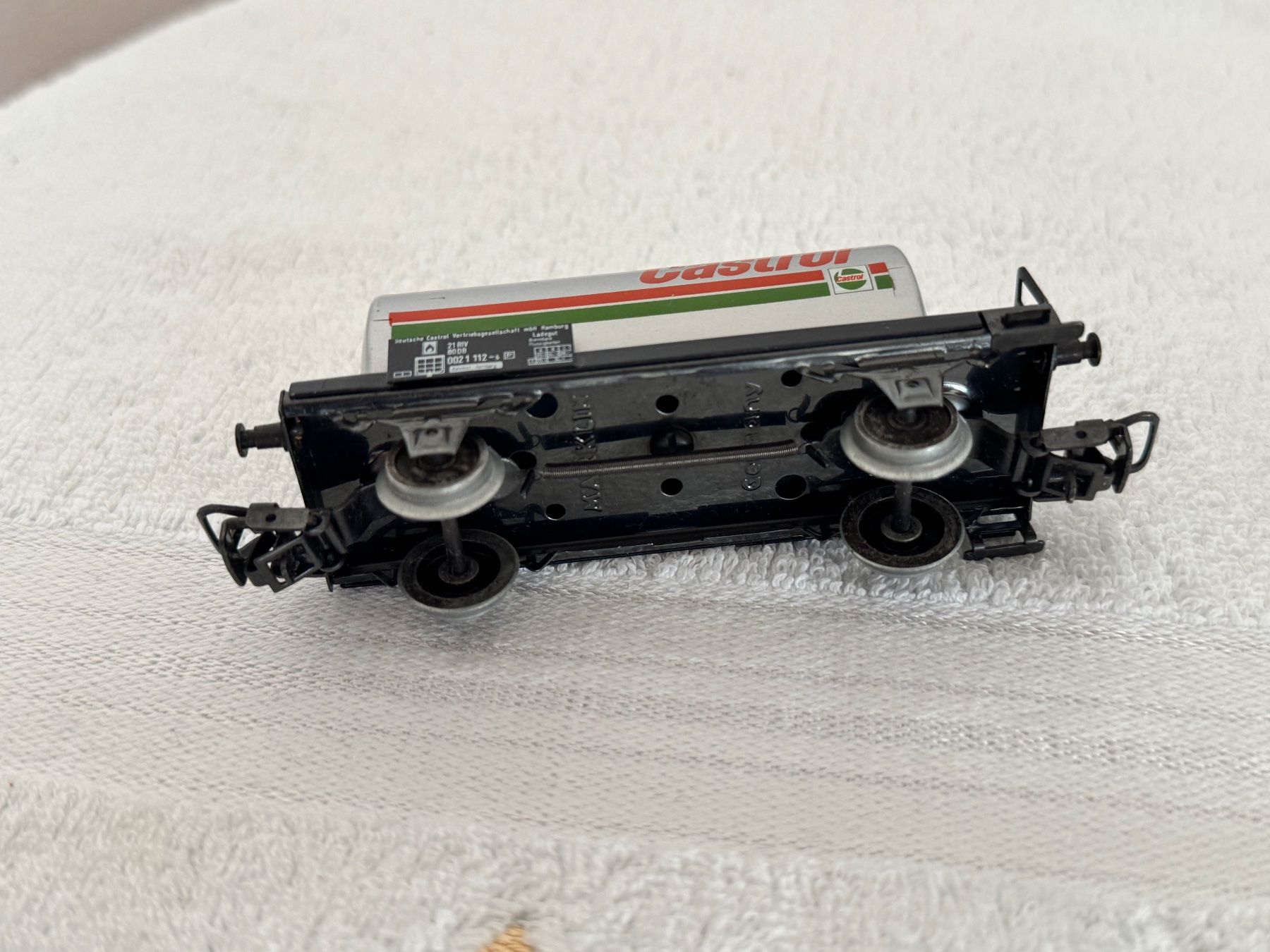 Märklin Modelleisenbahnen: Kesselwagen Castrol Modellbahn – Gebraucht aus Weinfelden von nimms-jetzt-schnell 2