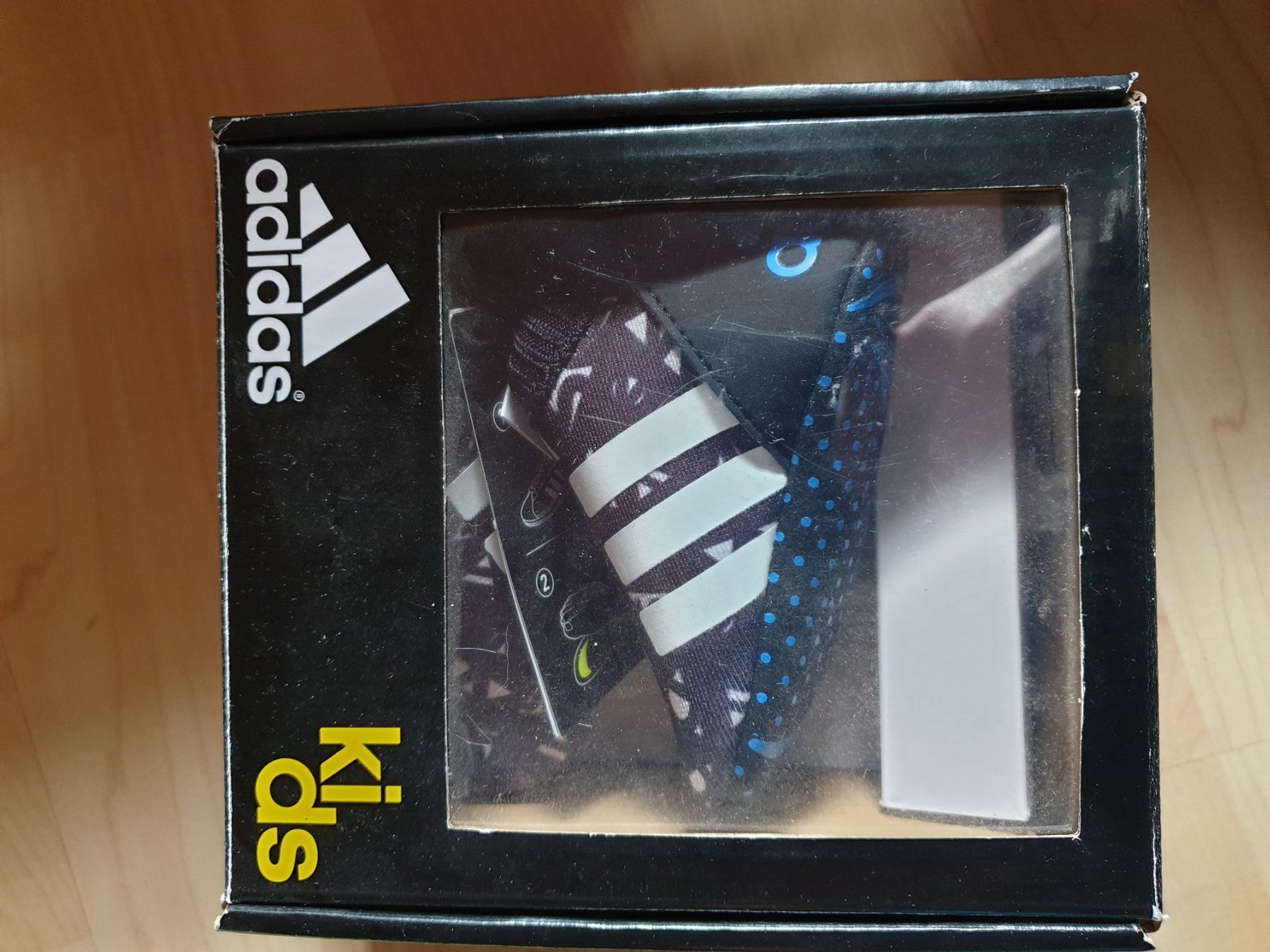Adidas Schuhe für Jungen: Adidas Babyschuhe grösse 18 – Neu und originalverpackt aus Reutigen von Easy0807