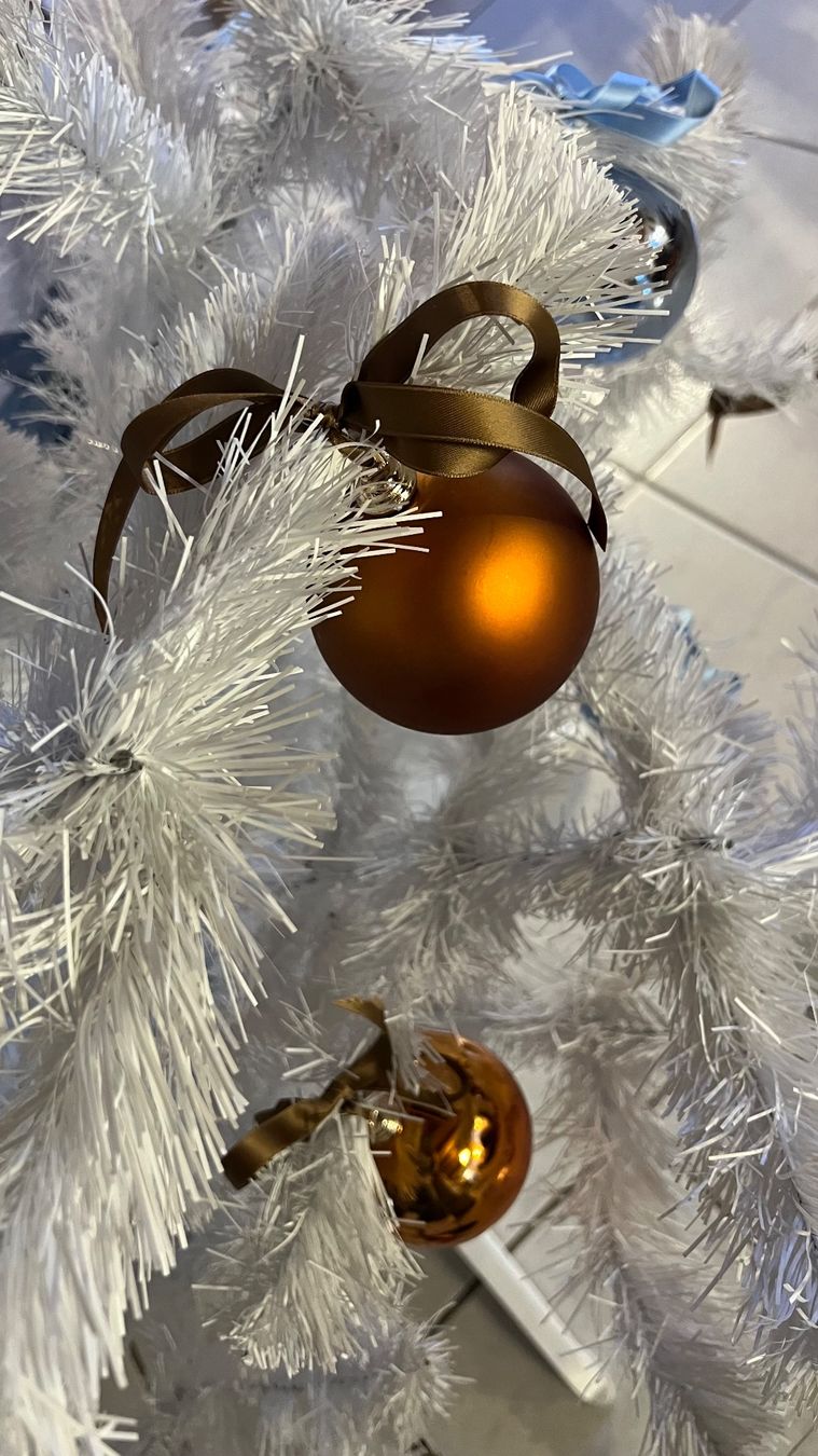 Tutte le decorazioni: Weihnachtsbaum weiss mit Dekoration, NEU – Nuovo (secondo la descrizione) da Schübelbach venduto da Dolly990_2 6