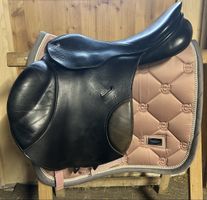 Schwarzer Passier Eventing Springsattel - Top Zustand!