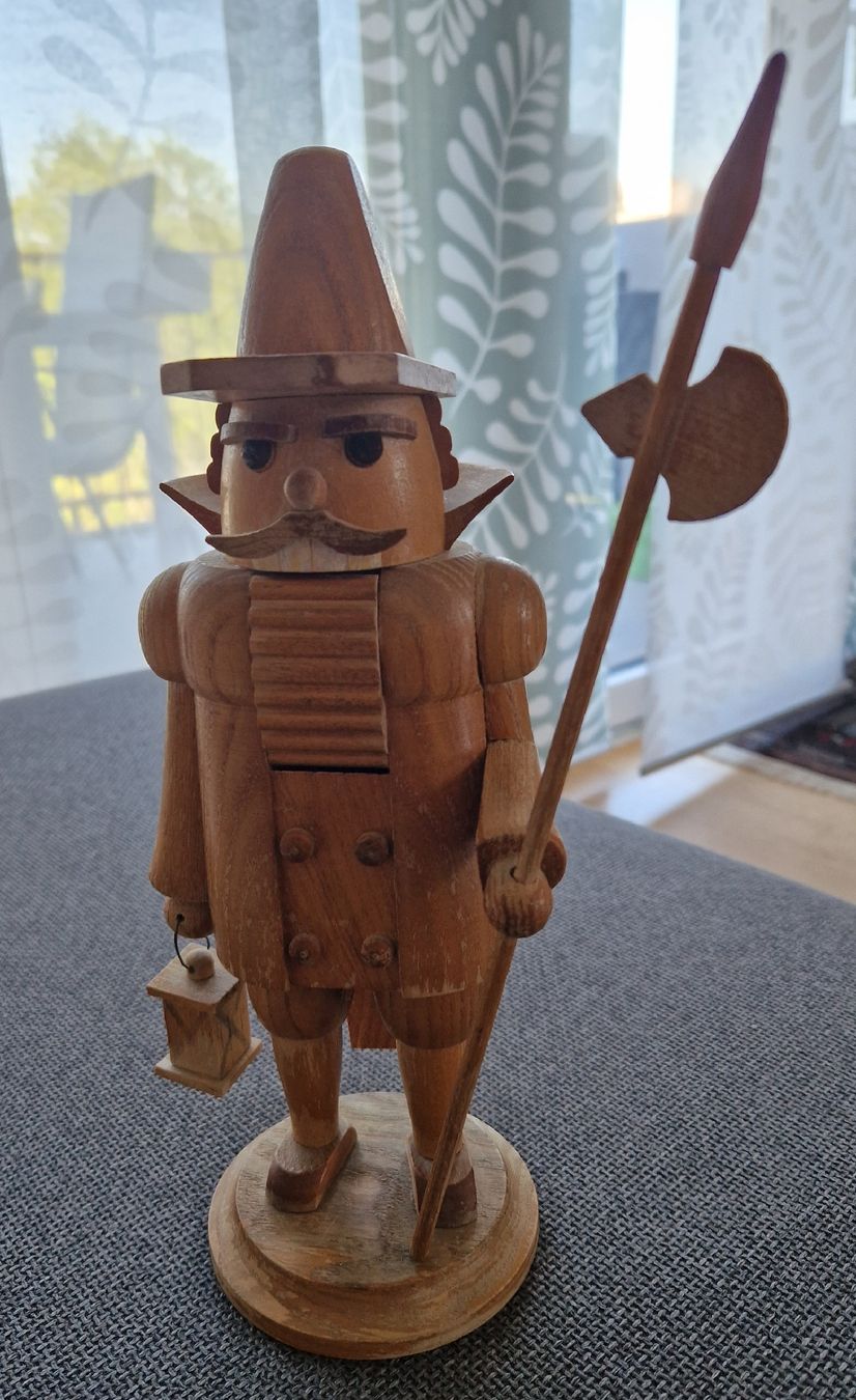 Statuette: Nachtwächter, Nussknacker, DDR/Erzgebirge, Dresden – Usato da Ebikon venduto da Donar50