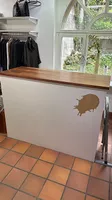 Kleine Bar aus massivem Zwetschgenholz  CHF 200.
