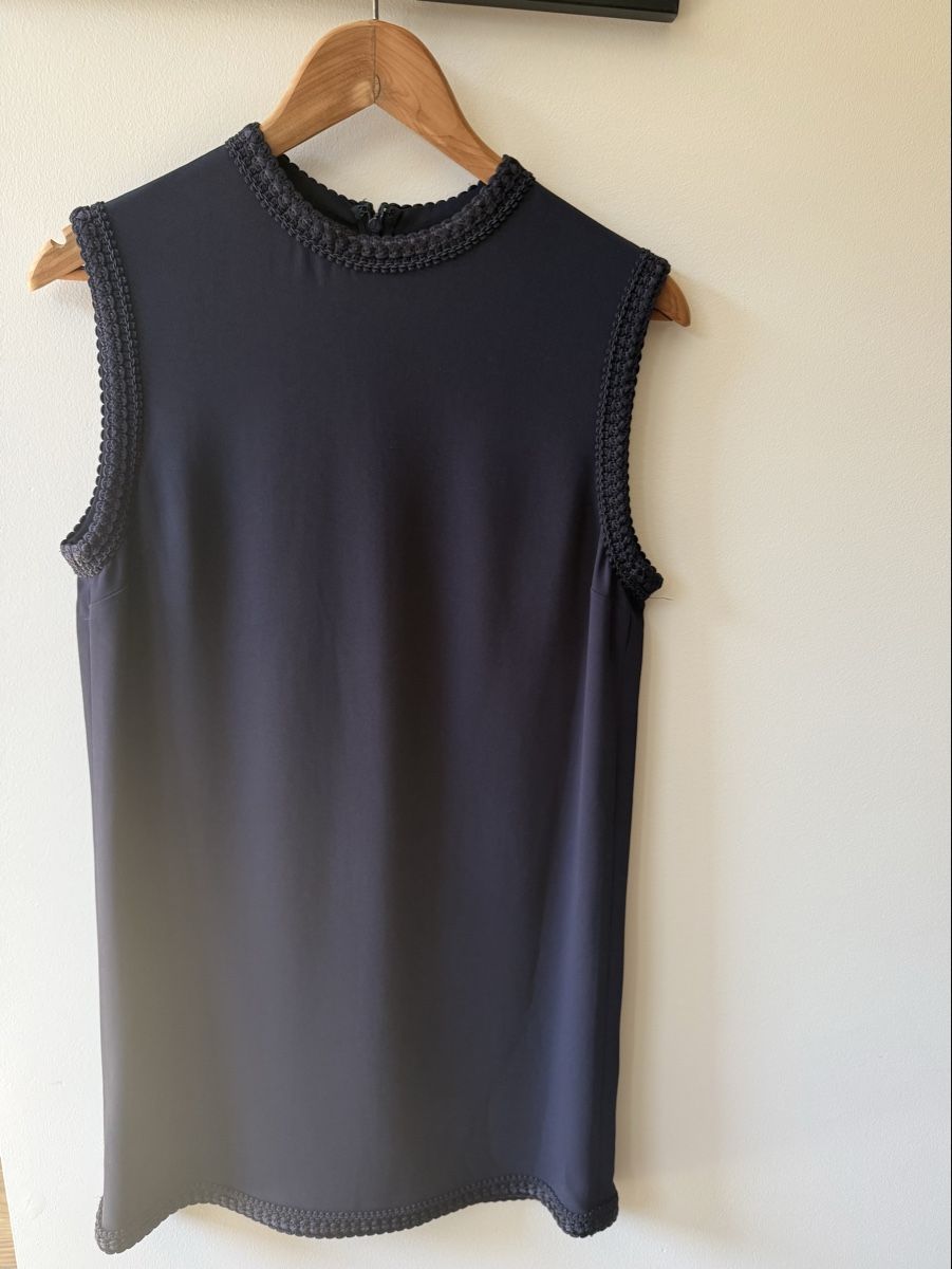 Gucci Kleider: GUCCI elegant navy dress with neck and arm detail – Neu (gemäss Beschreibung) aus Bäch SZ von jfog 1
