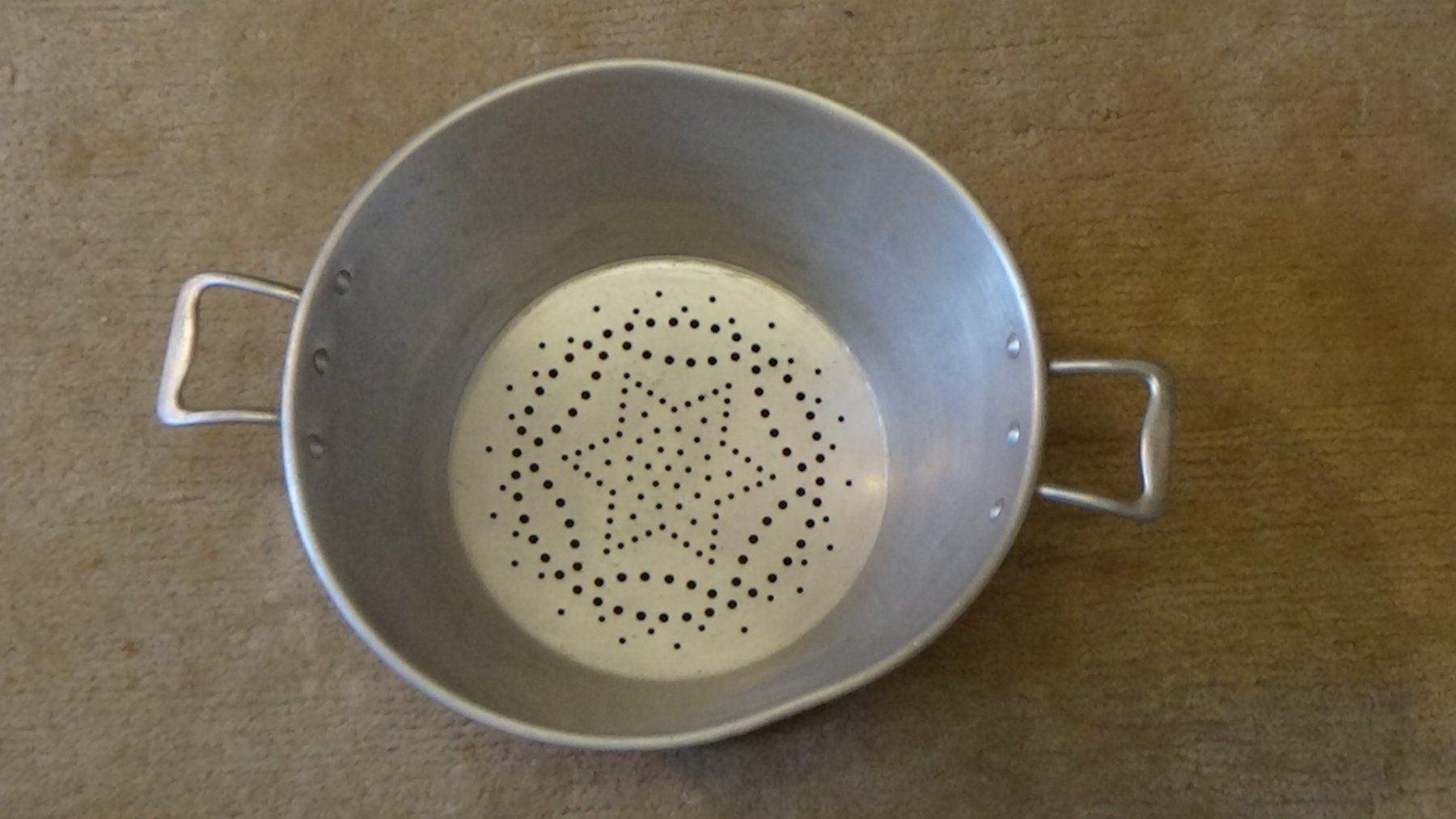 Elettrodomestici da cucina: Altes Löcherbecken ALA 30cm – Usato da Wiedlisbach venduto da Bobesch10 1