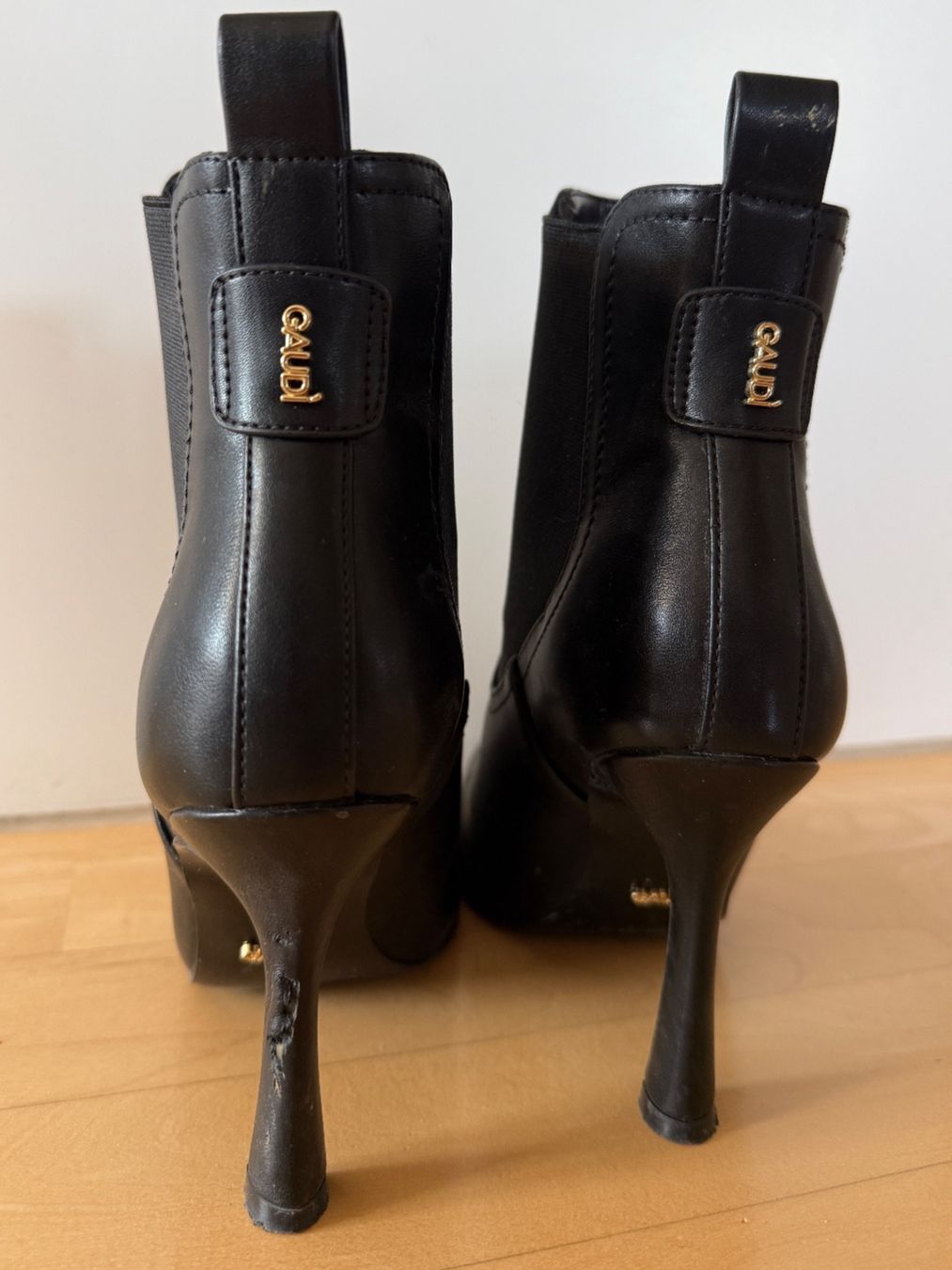 Scarpe da donna: GAUDÌ Echtleder Stiefeletten Gr. 37 – Usato da Wädenswil venduto da Bixio 1