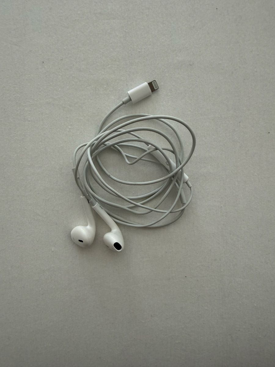 Apple Portables: Earpods apple – D'occasion à pully par asi_w6gl