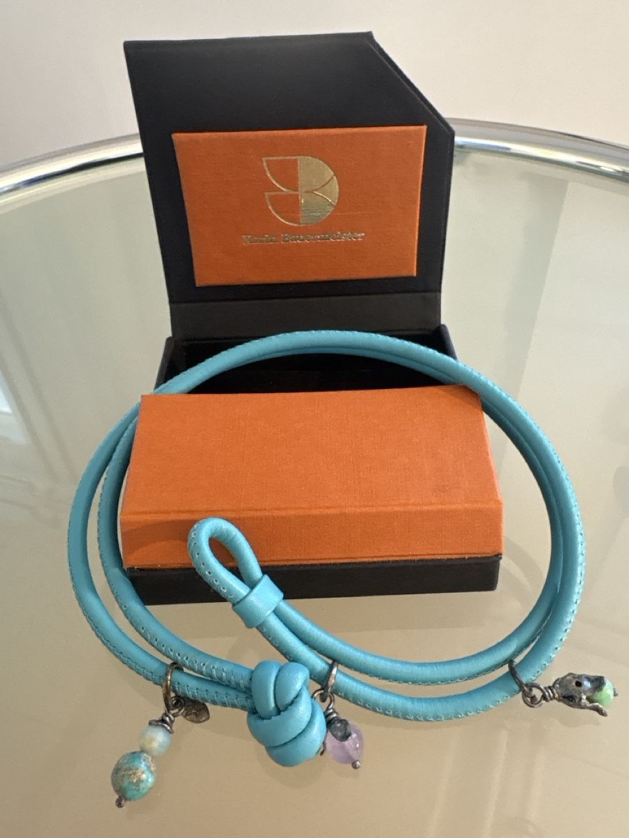 Armbänder & -reifen: Armband Leder mit Silberanhängern – Neu und originalverpackt aus Oetwil am See von Aldox108 4