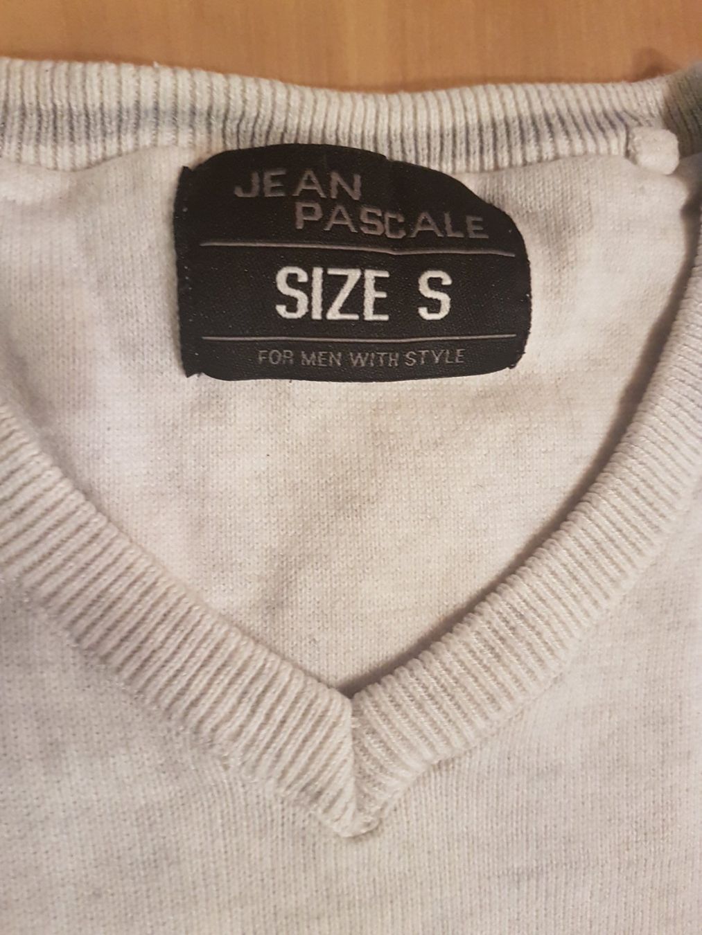 Maglioni & Felpe: Pull col en V taille S marque Jean Pascale – Usato da Villiers venduto da san_jn5w 1