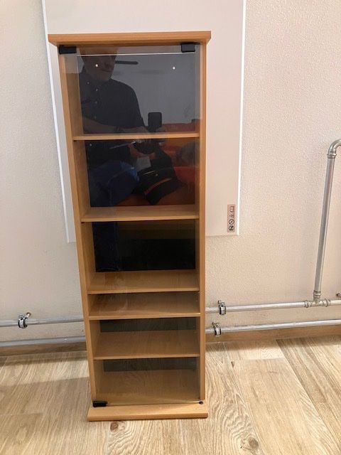Regale: CD, DVD, Bücher etc. Gestell, Vitrine – Gebraucht aus Thalwil von Trainspotter