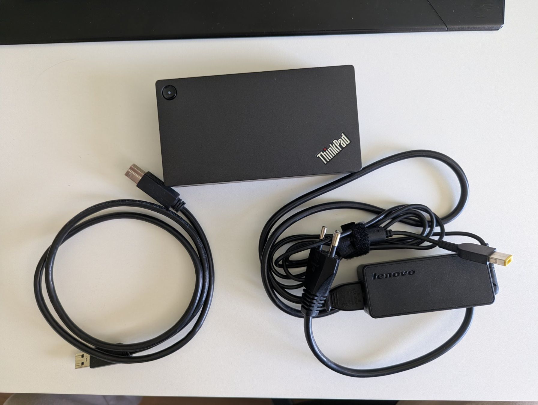 Lenovo Docking station: Lenovo ThinkPad USB 3.0 Pro Dock (Typ 40A7) – D'occasion à Hellbühl par Emulov_04 4