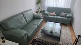 Grüne Ledercouchgarnitur, 3- und 2-Sitzer - Top Zustand!!Zus