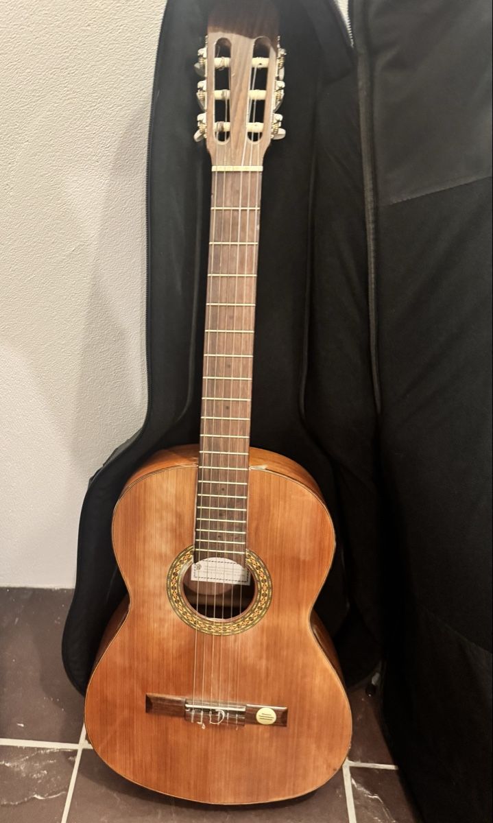 Musikinstrumente: Gitarre – Gebraucht aus Mels von aba_2jjm
