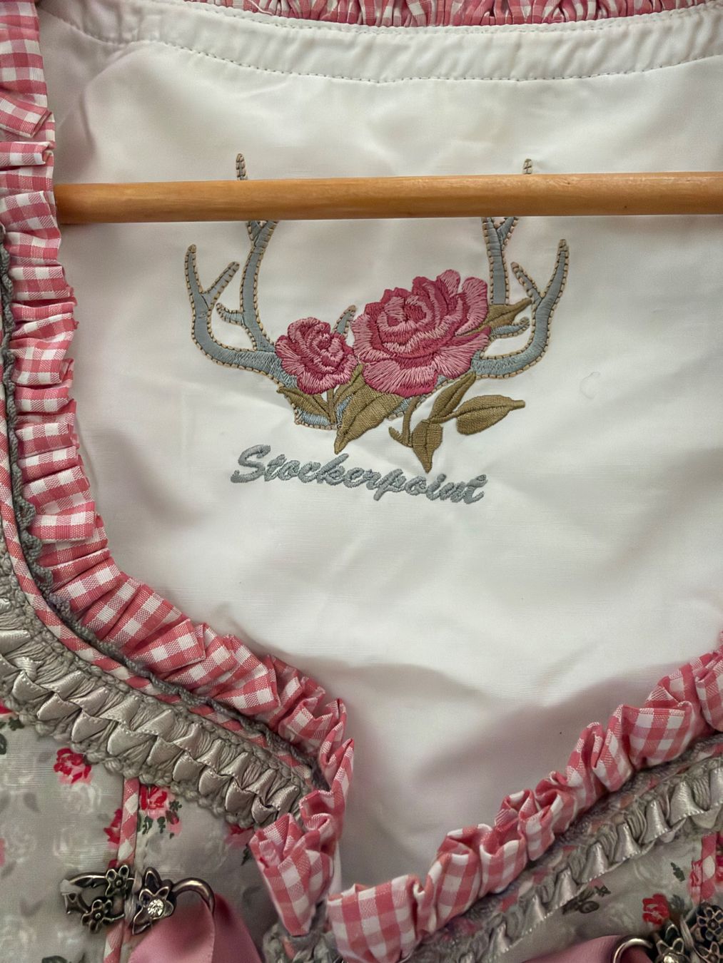 Kleider: Dirndl Stockerpoint Blumenmuster kariert neu – Gebraucht aus Buchs SG von VintageHomeCH 1