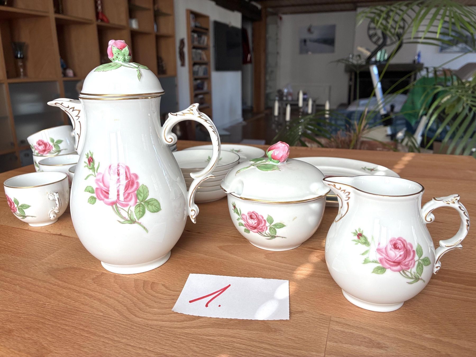 Rosenthal Geschirrsets: Grossmutters Kaffeeservice Rosenmotiv Goldrand – Gebraucht aus Oberkulm von Weberlisa 1