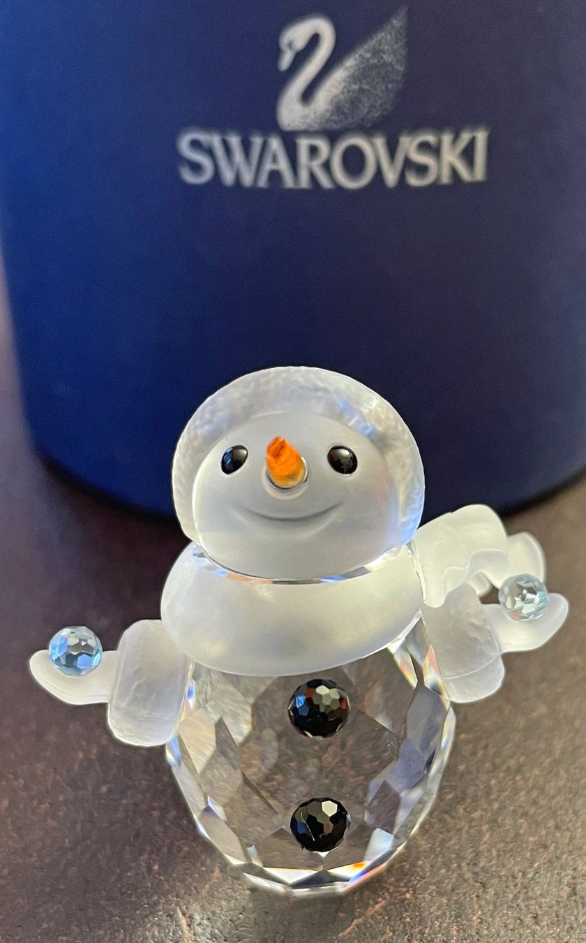 Swarovski Statuette: Swarovski Schneemann 4 cm mit Schneeball – Nuovo e nell'imballaggio originale da Chur venduto da elifornico