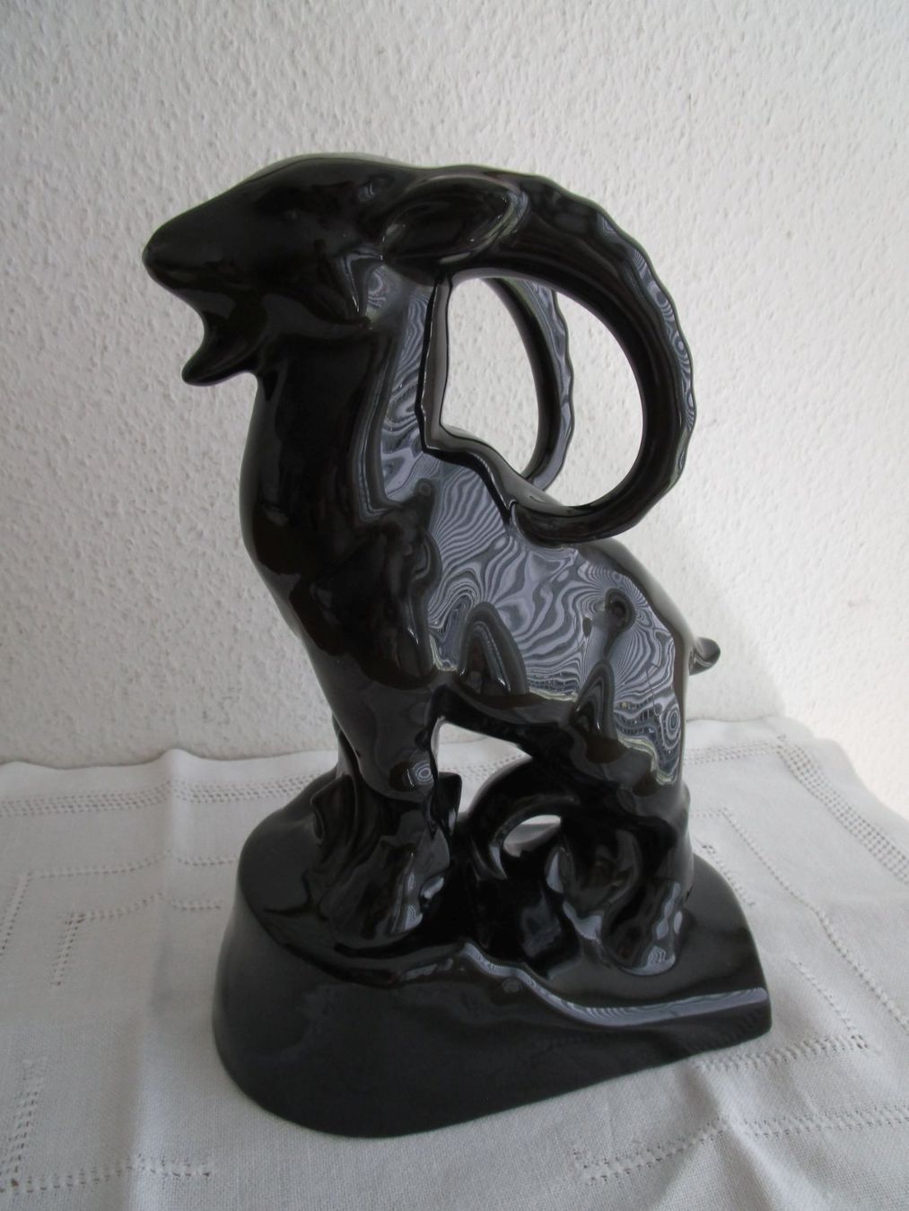 Statuette: Laufen Keramik - schwarzer Steinbock – Usato da Binningen venduto da mondoantico 2