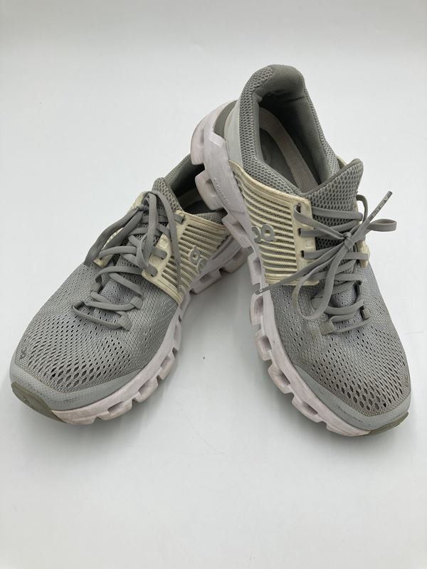 On Scarpe da uomo: ON | Schuhe | Grau/Weiss | Grösse 38.5 – Usato da Wittenbach venduto da Restwert_St-Gallen 4