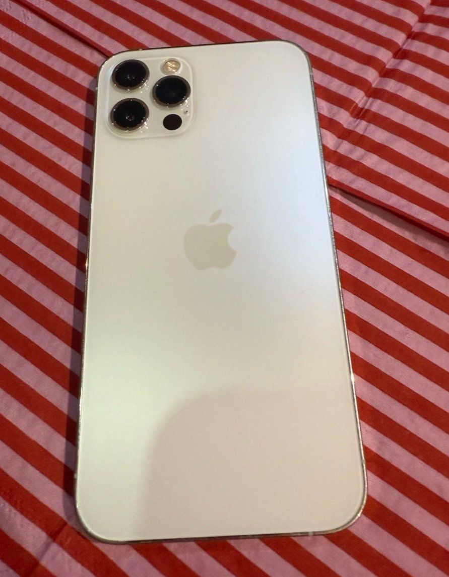 Apple Handys / Smartphones: iPhone 12 Pro (128GB) Akku 97% – Gebraucht aus Luzern von Waince786 1