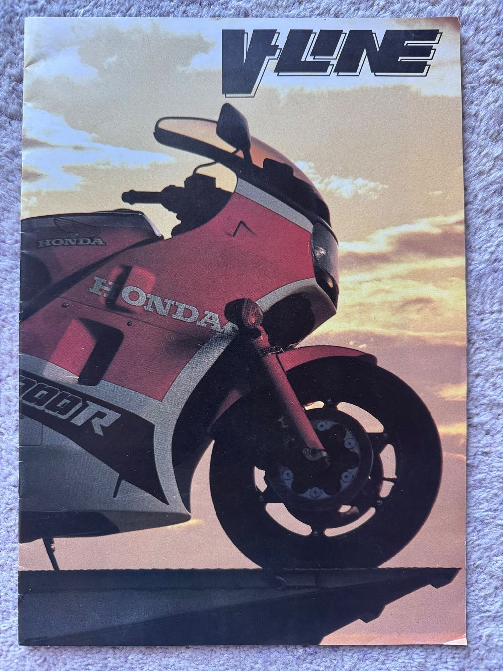Honda Strada: Honda VF 1000 R , prospectus grand format – Usato da Morrens VD venduto da kawah2