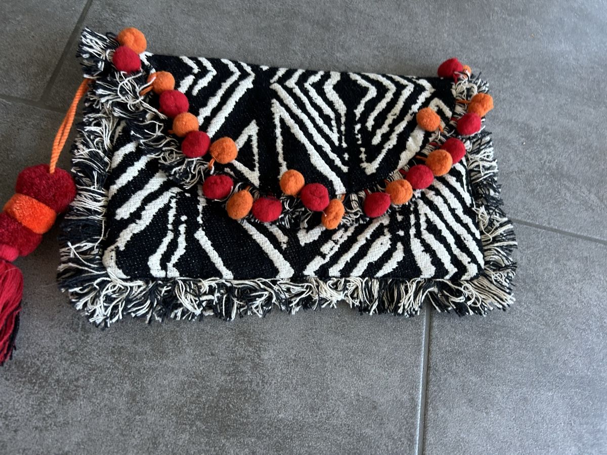 Promod Borse da donna: Sac Promod noir et blanc à franges et pompons – Nuovo (secondo la descrizione) da Gorgier venduto da hcaroline4 1