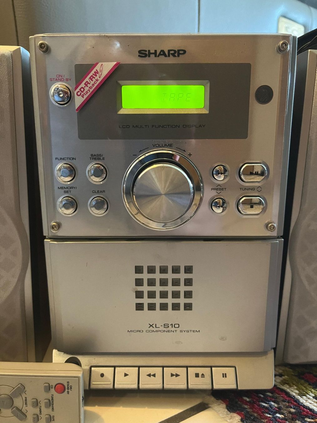 Sharp Lecteur multimedia & Streamer: Impianto stereo Sharp con casse e telecomando – D'occasion à Melano par H-Sara 1