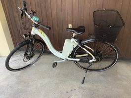 E-Bike Wheeler weiss Rahmenhöhe 44cm leichte Gebrauchsspuren