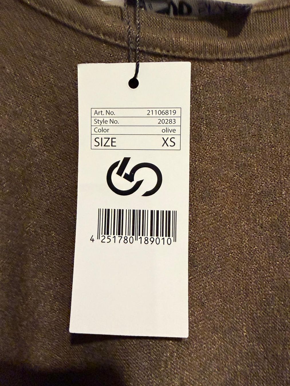 Pullover & Sweatshirts: Trendiger Cloud 5ive Pullover in Khaki, Grösse XS – Neu und originalverpackt aus Aeschi (SO) von clementinli 1