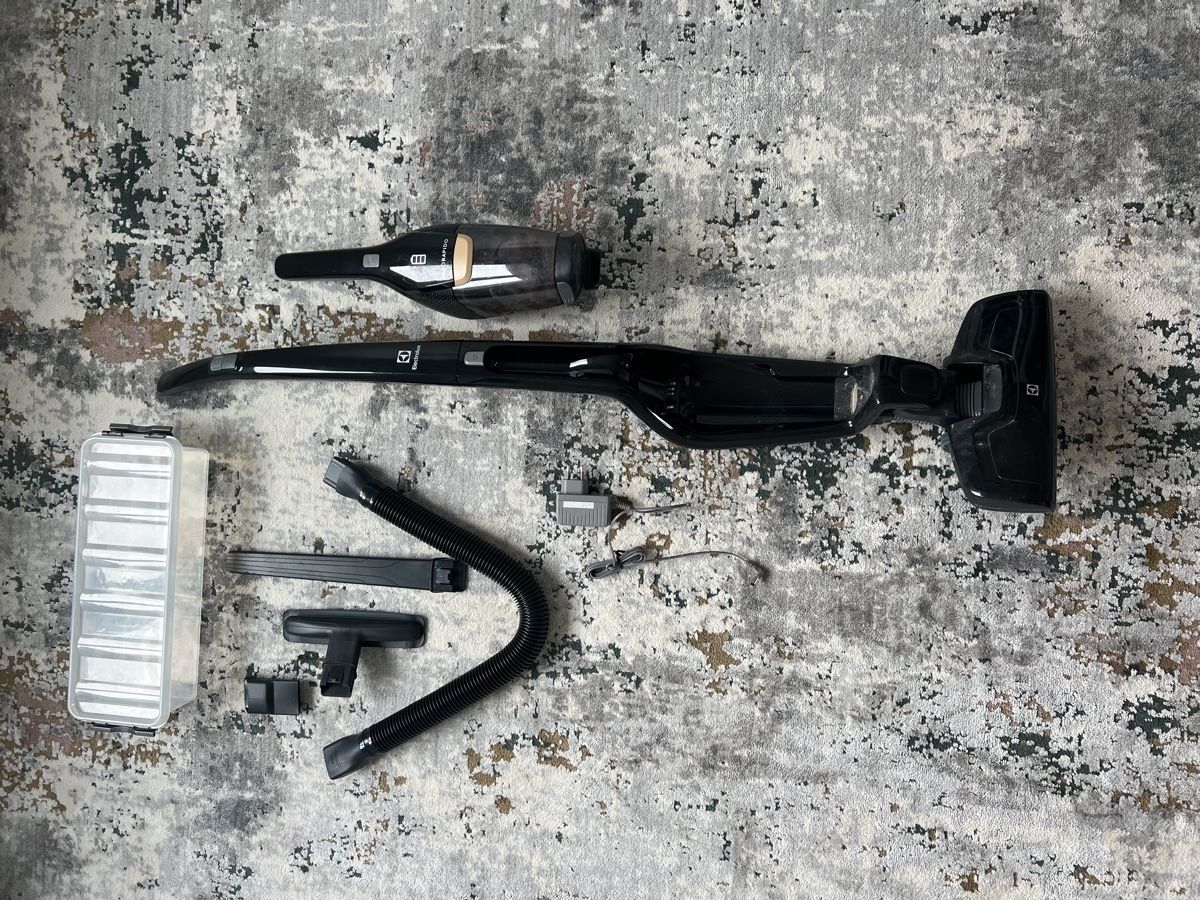 Electrolux Staubsauger & Zubehör: Electrolux Ergorapido Classic Battery Vacuum Cleaner – Gebraucht aus Appenzell Meister. von mariatanasescu 5