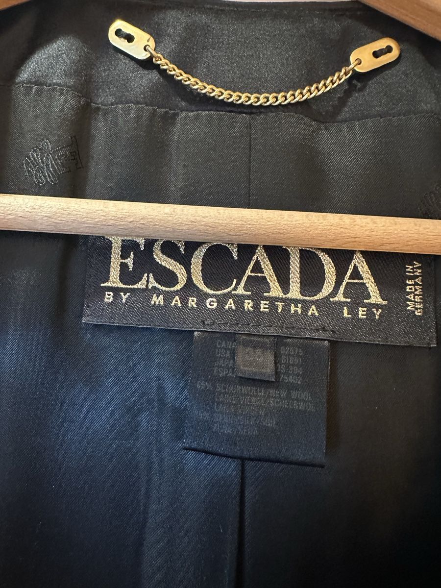 Escada Giacche: ESCADA wool and silk blazer s36/38 – Usato da Triesenberg venduto da mel_d8gv 4