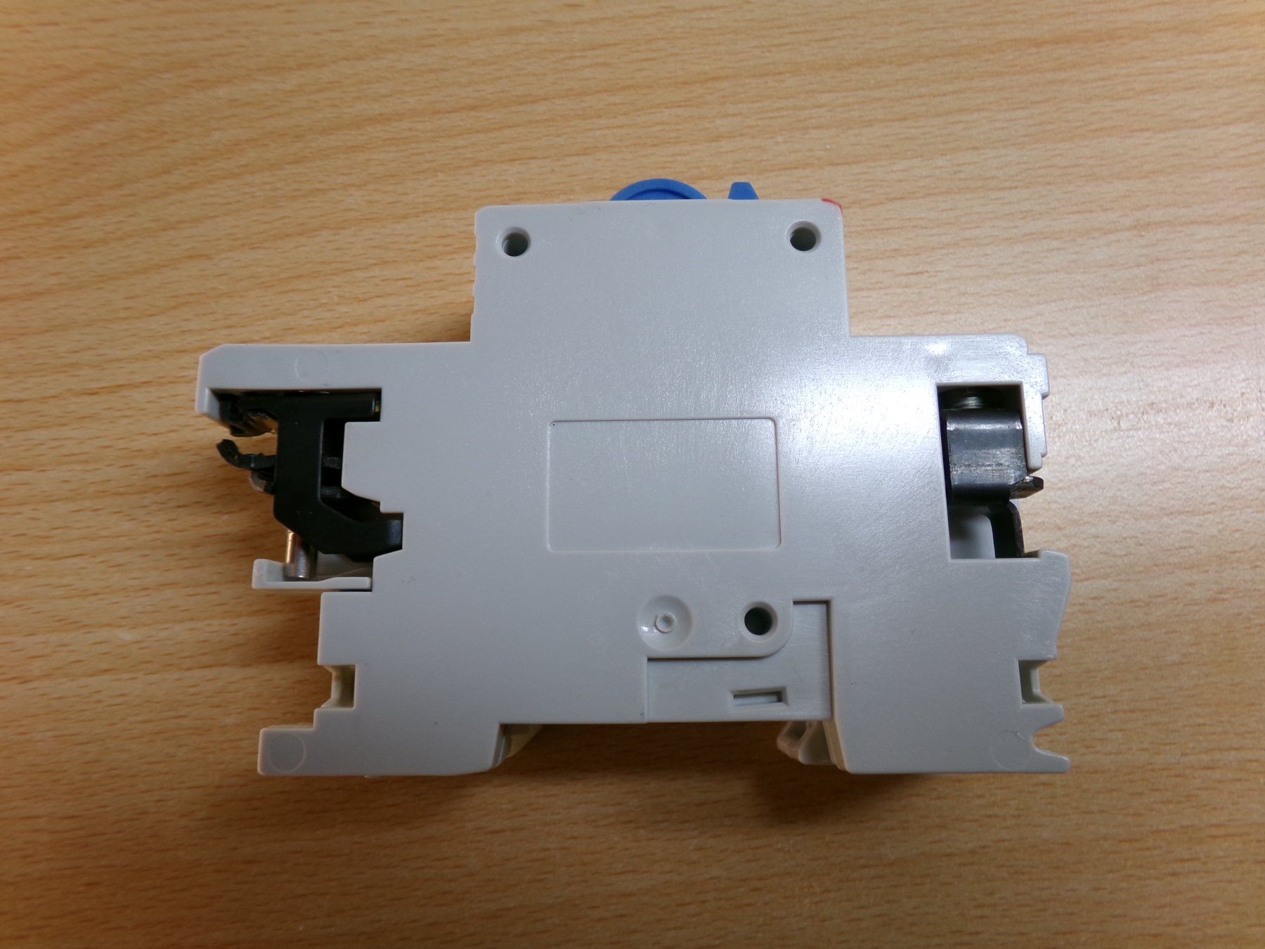 ABB Interrupteurs: LS B10 mit N-Trenner ABB-smissline – D'occasion à Hombrechtikon par HGK50 4