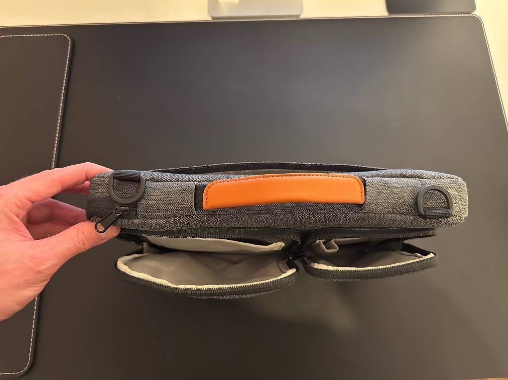 Taschen: Tomtoc Laptoptasche 14" gepolstert – Gebraucht aus Weiach von Stevo_Levo 2