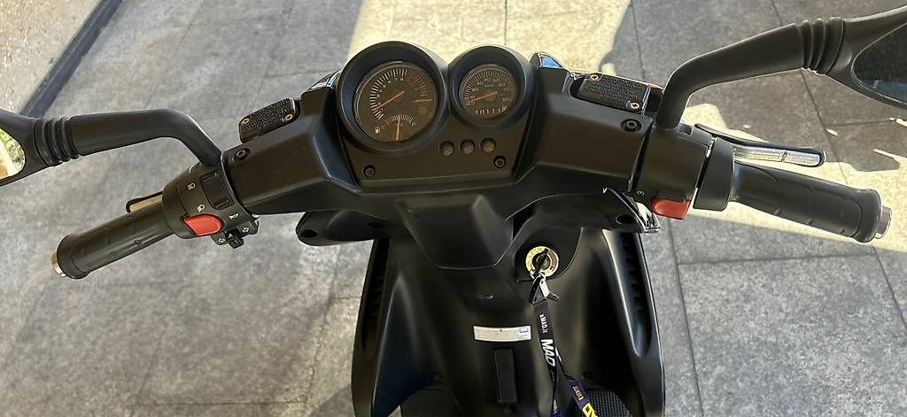 Yamaha Scooter: Scooter Yamaha Aerox nero – Usato da Caslano venduto da iguidice01 2