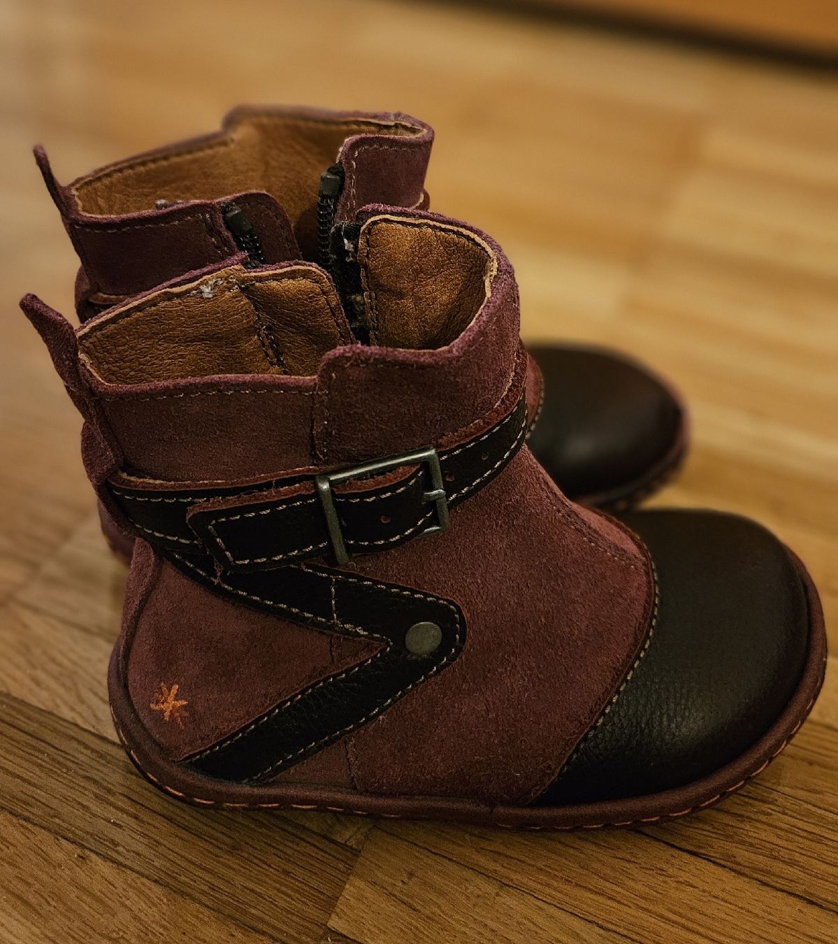 Art Schuhe für Mädchen: NEU Leder Stiefeletten, 24EU – Neu (gemäss Beschreibung) aus Dübendorf von Danas_Corner 1