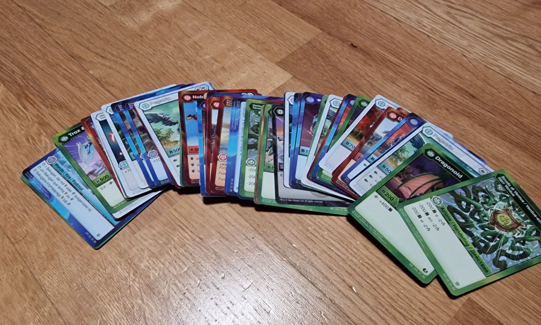 Jouets: Bakugan Set mit Arena und Karten – D'occasion à Würenlingen par zezy 2