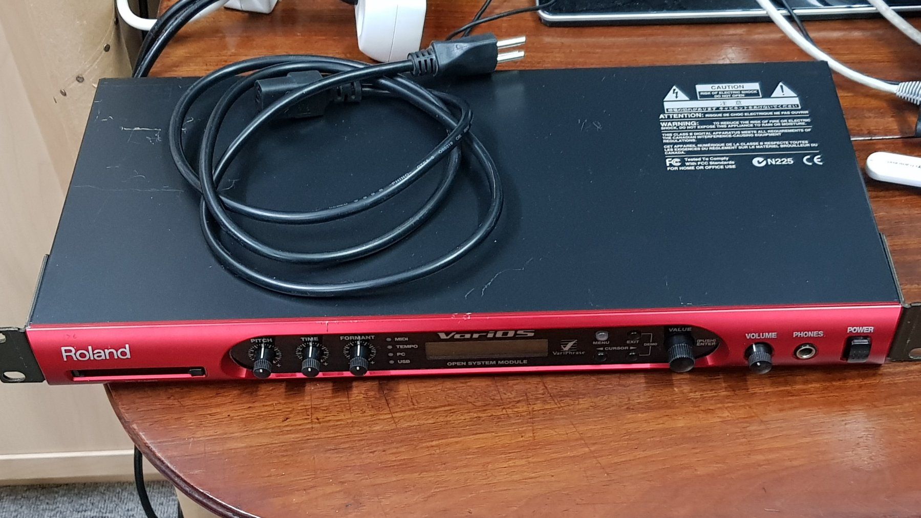 Musikinstrumente: Roland VariOS Open System Module mit Notebook – Gebraucht aus Herisau von Musikfestival 2