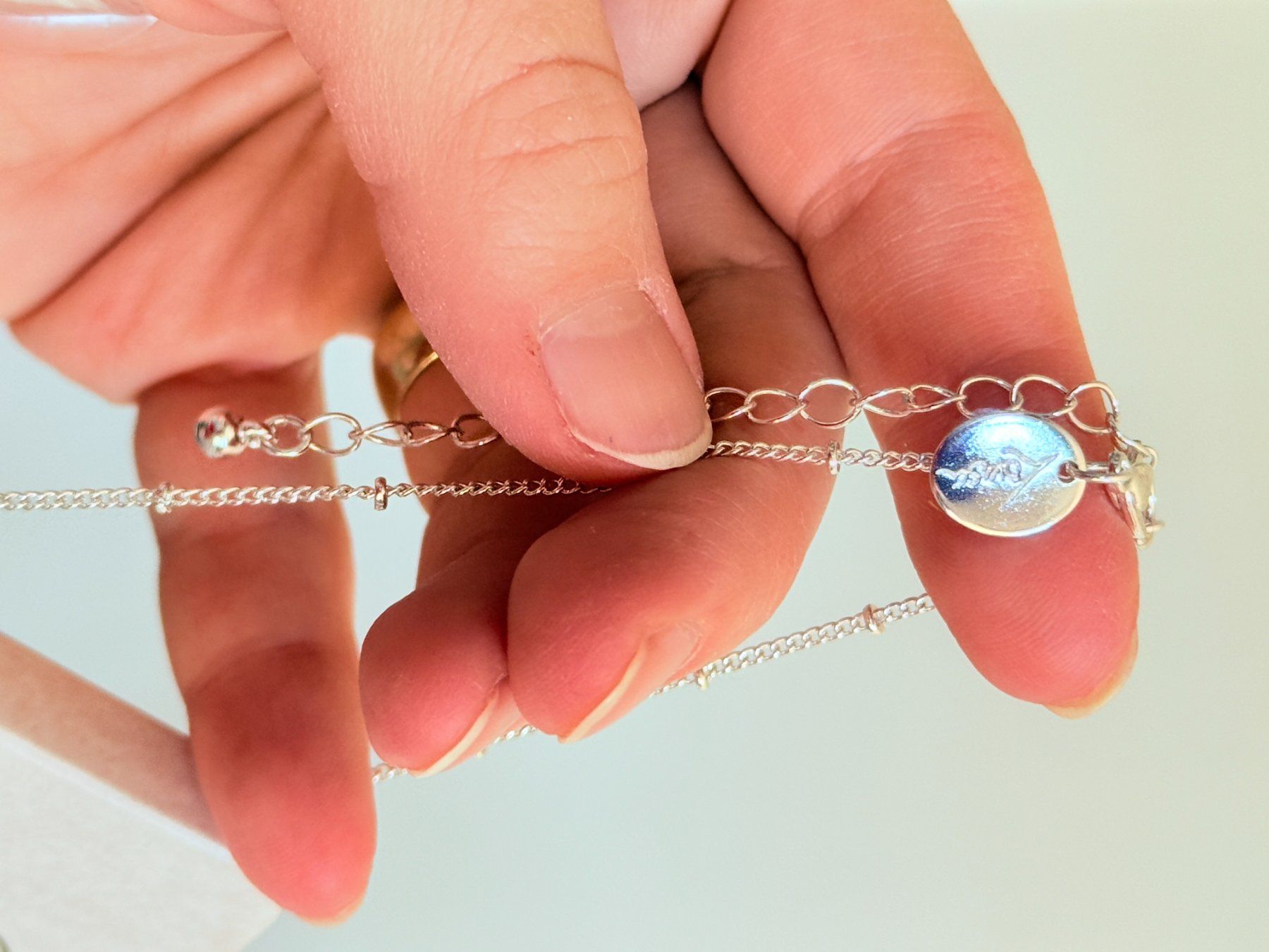 Catenine: Collier  avec pendentif triangle et brillants✨ – Nuovo (secondo la descrizione) da Genève venduto da AGBERG 2