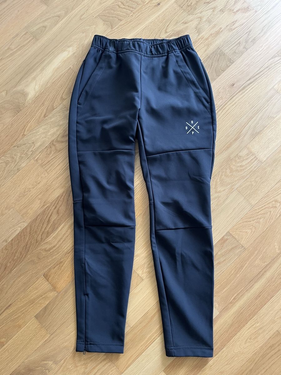 Dope Pantaloni: Dope Nomad Softshell Hose, XXS, neuwertig – Usato da Frauenfeld venduto da heyLani