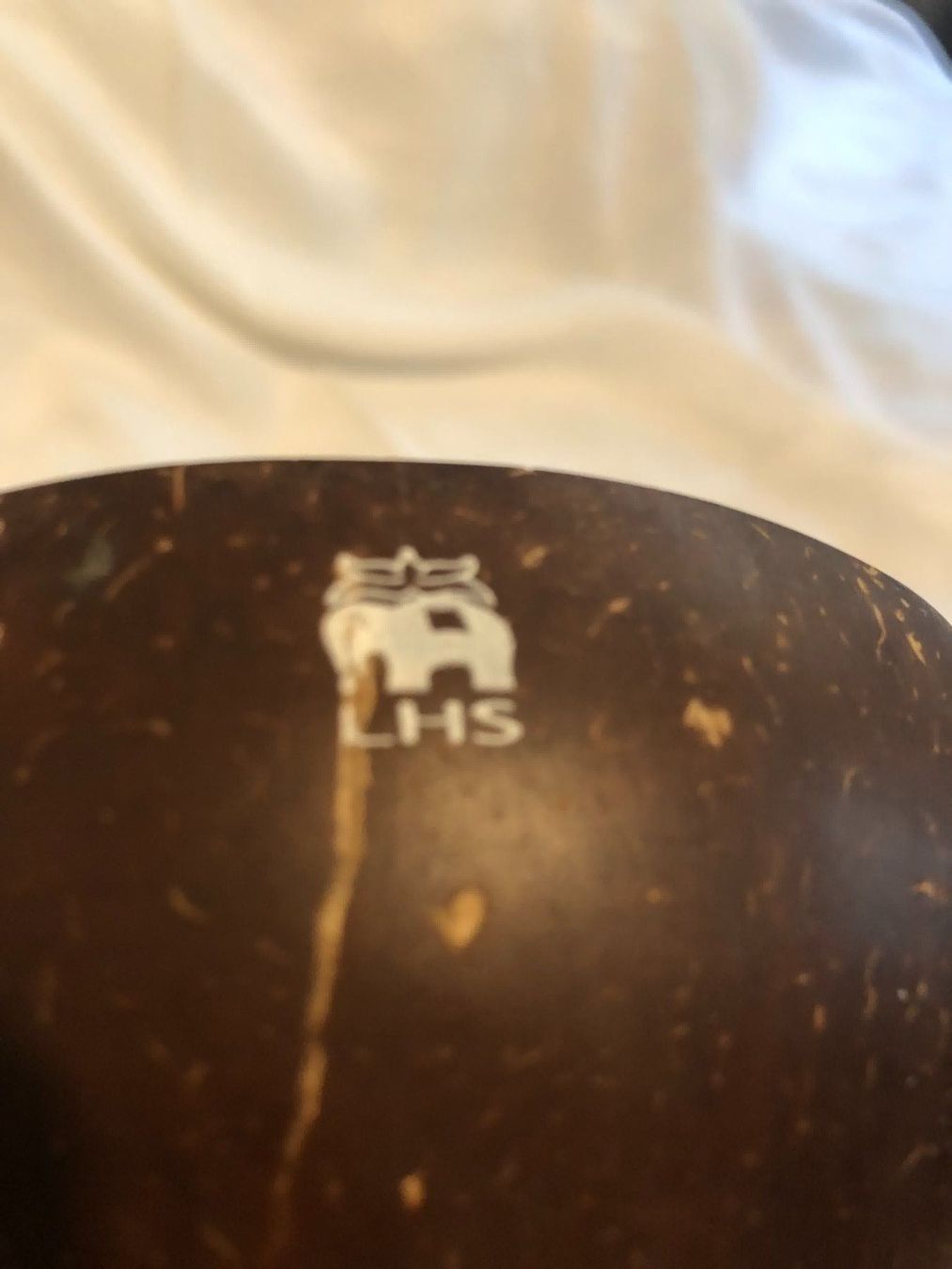 Articoli in legno: Holzschale mit Blumenmotiv, Kokos – Usato da Zürich venduto da dojoal64 2